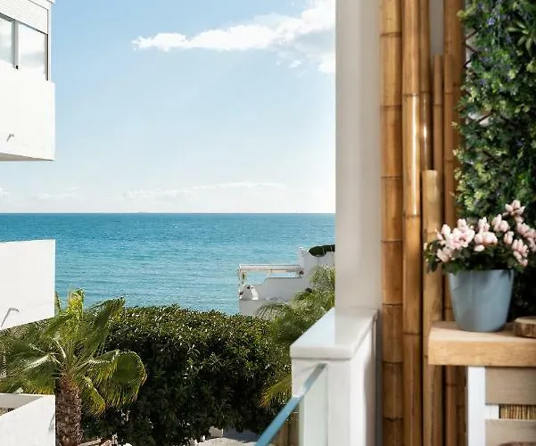 First Line Апартаменти